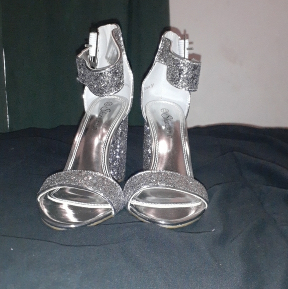 Shoes - Picture 2 of 2